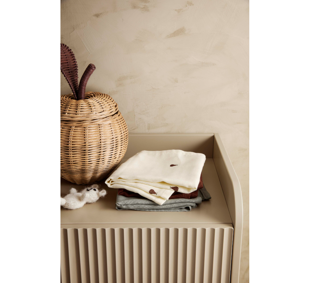 Корзина APPLE Natural Ferm Living, стоимость 7 900 руб.  Фотография 2